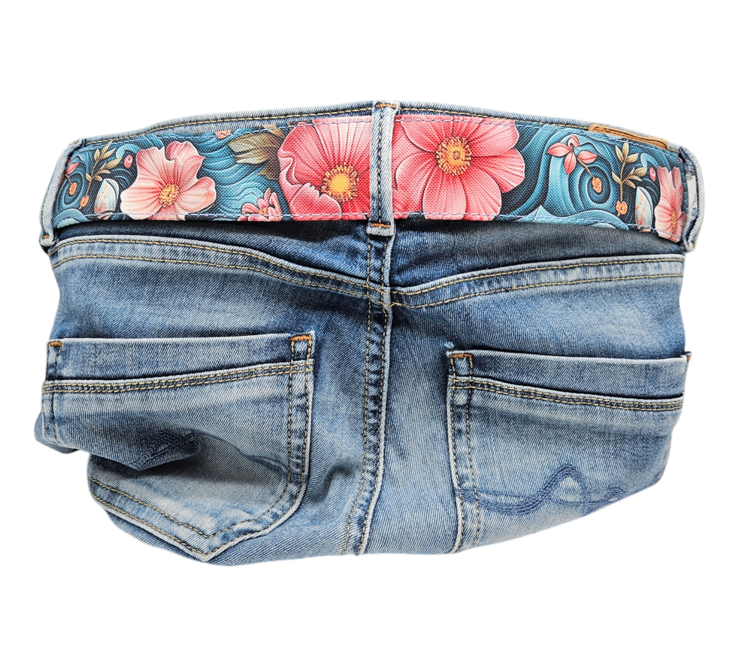 Stylish belt made of outdoor fabric