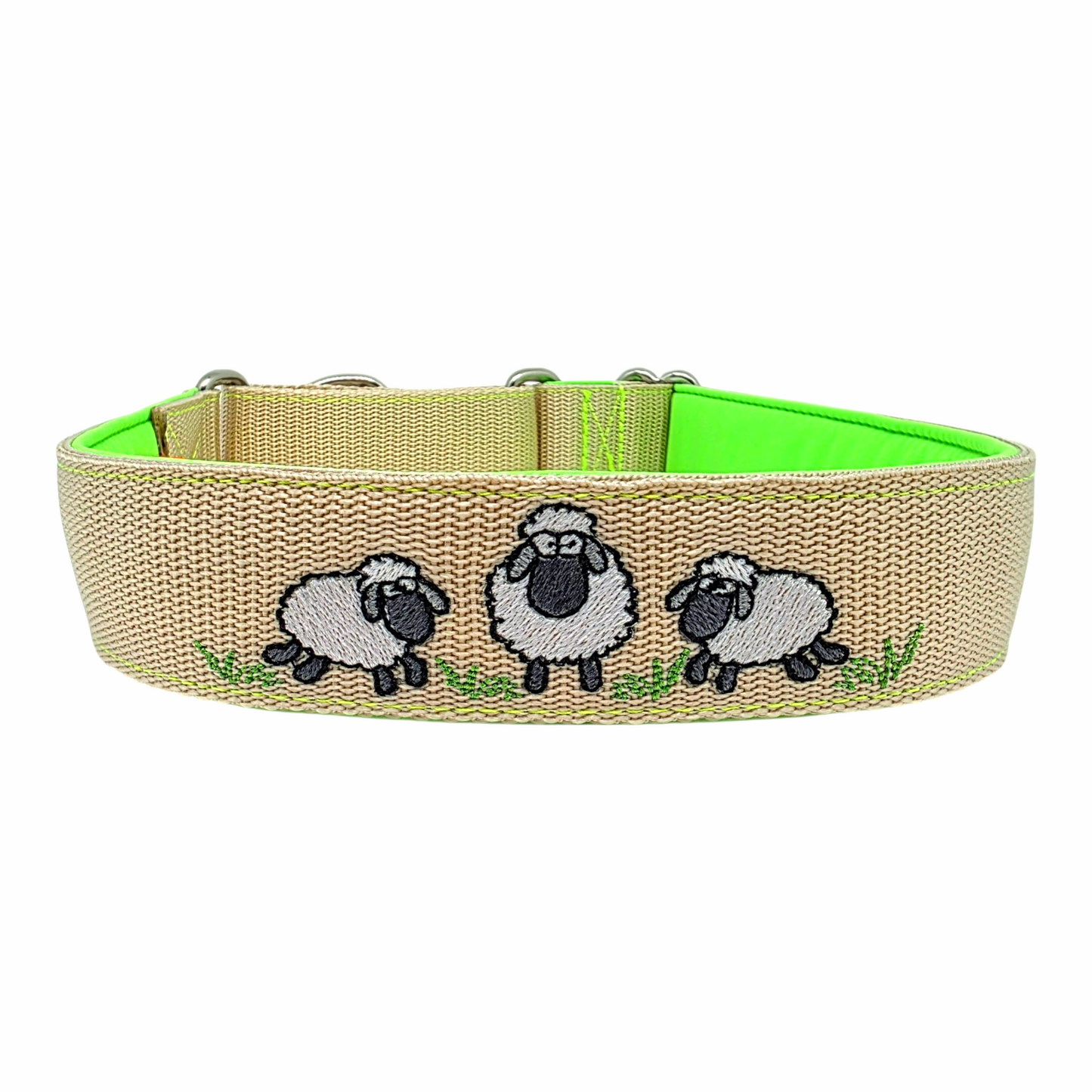 Click closure collars made of webbing
