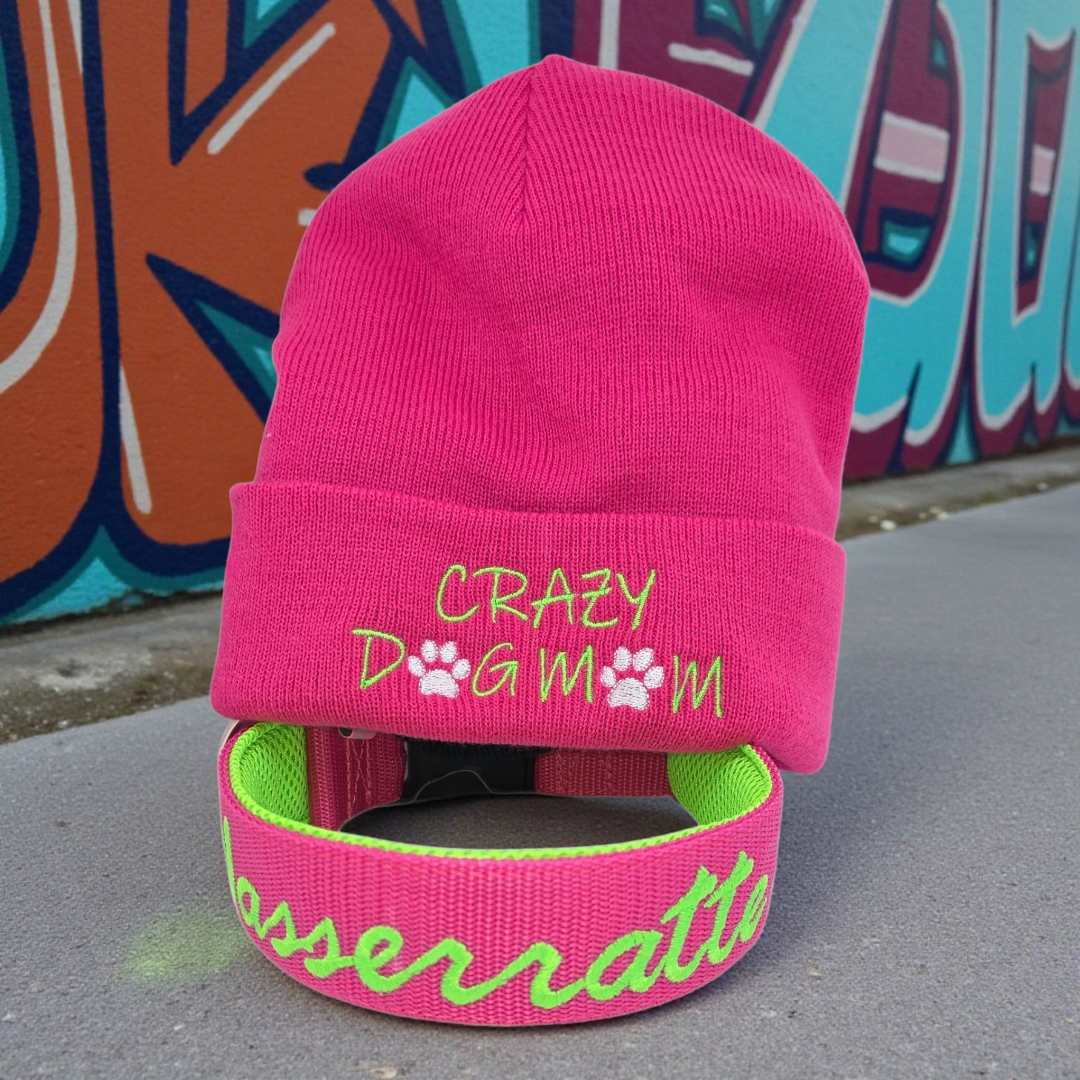 Click closure collars made of webbing