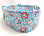 Halsband Flower-Power hellblau